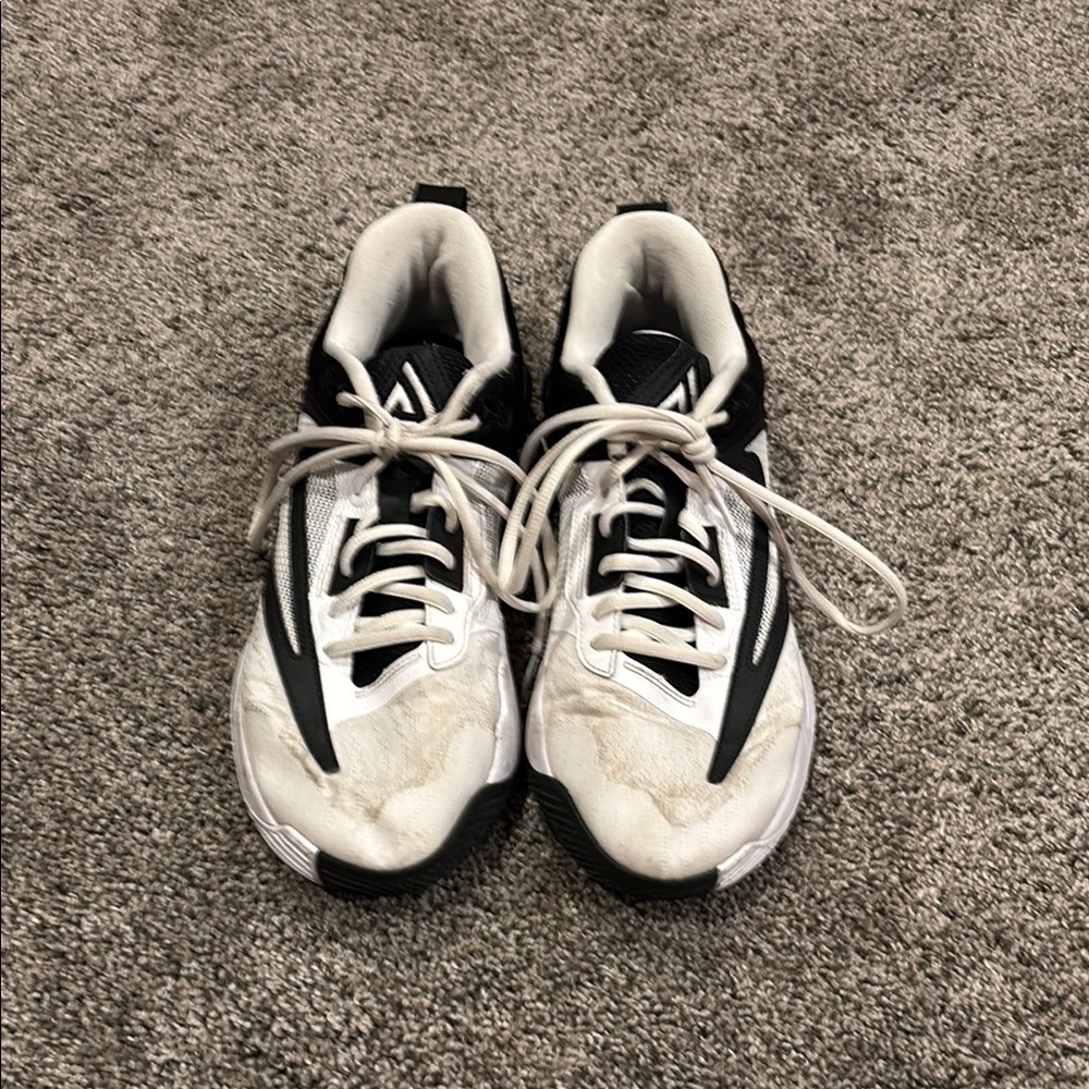 Men's Black and White Nike Athletic Shoes